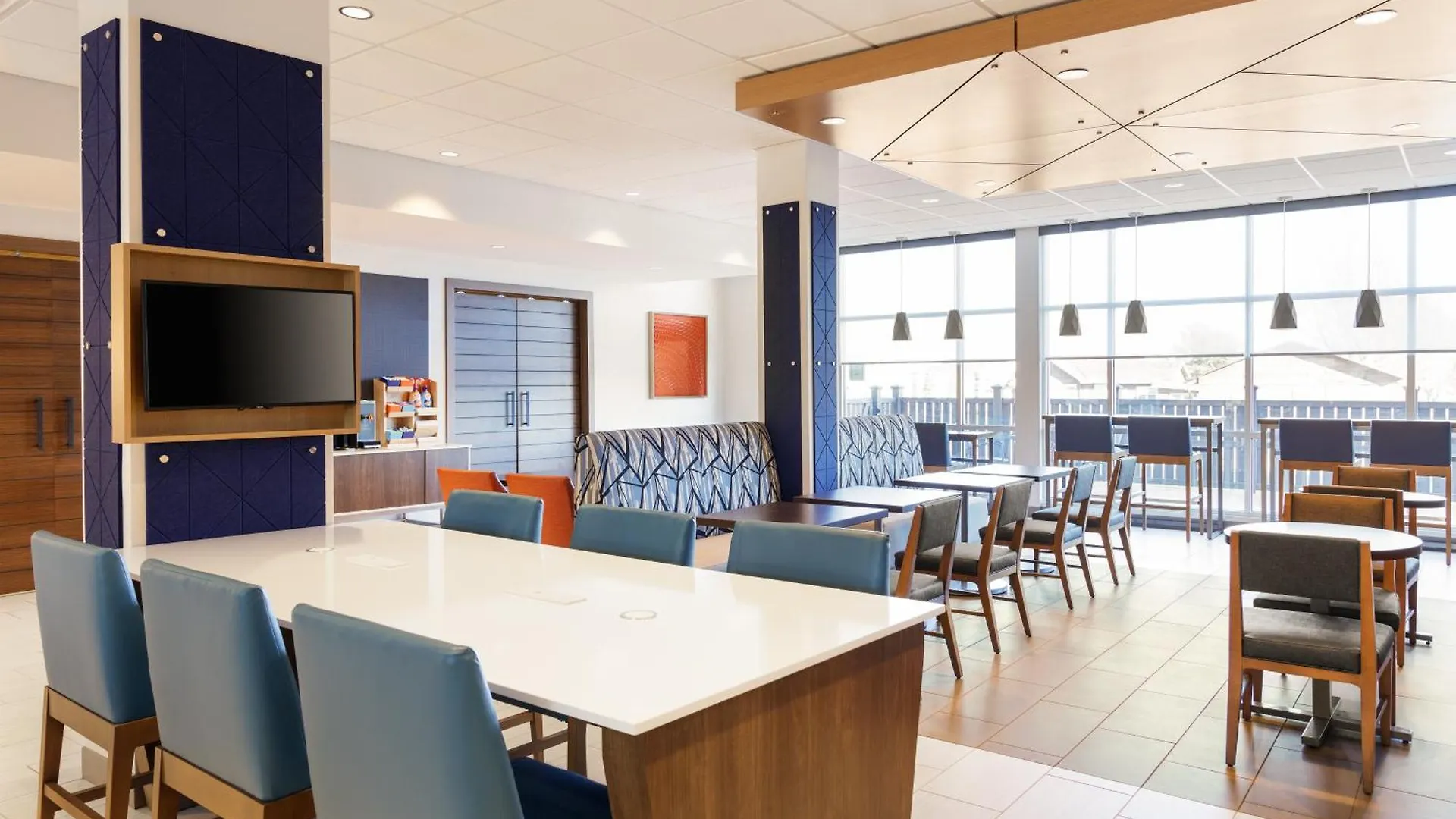 Holiday Inn Express & Suites Phoenix - Midtown, An Ihg Hotel